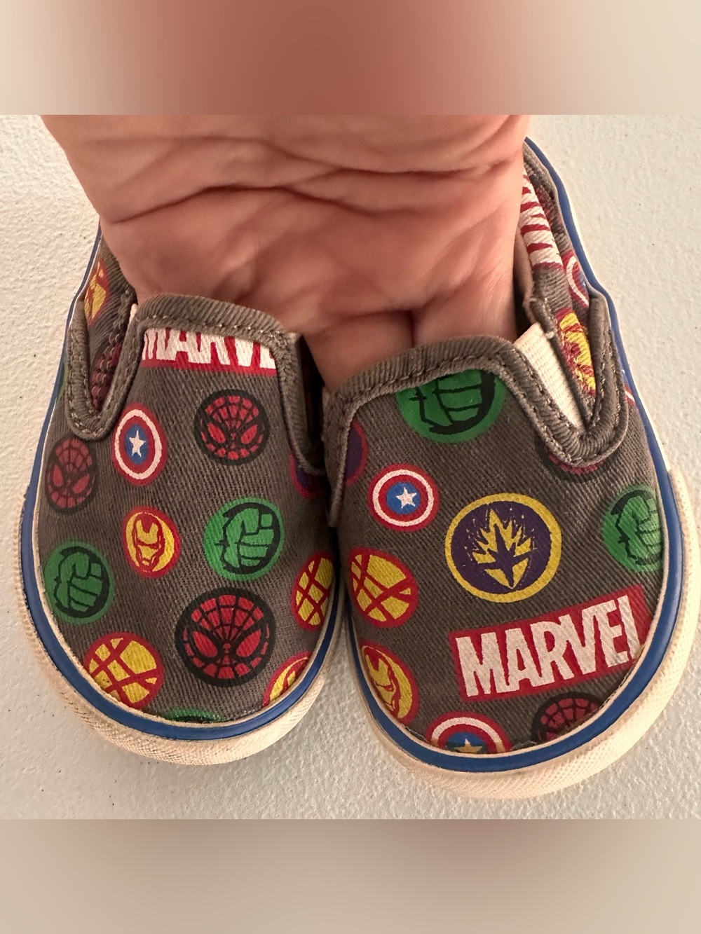 GAP Kids Marvel Slip-On Sneakers toddler size 5